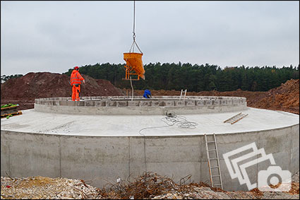 Fotogalerie - Fertigstellung des Fundaments und Ausbau der Schalung Fotogalerie - Fertigstellung des Fundaments und Ausbau der Schalung