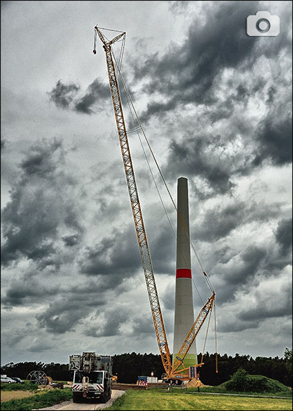 Foto - Gittermast-Raupenkran 150 m hoch - 10.05.2014